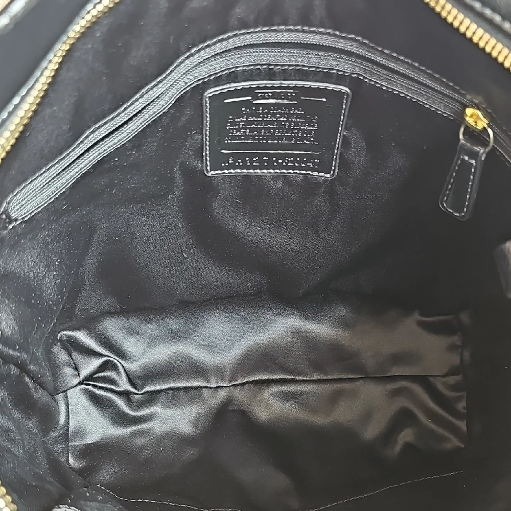 Coach NWOT Poppy Daisy Liquid Leather Tote Shoulder Bag - Picture 10 of 11